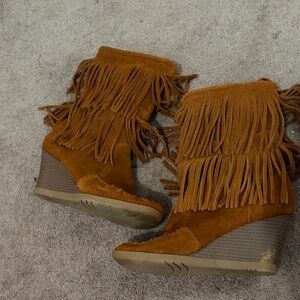 Minnetonka Brown Fringed Wedge Boots